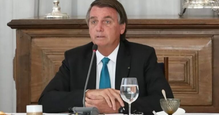 Bolsonaro foi encaminhado para hospital após se sentir mal; estado de saúde é atualizado