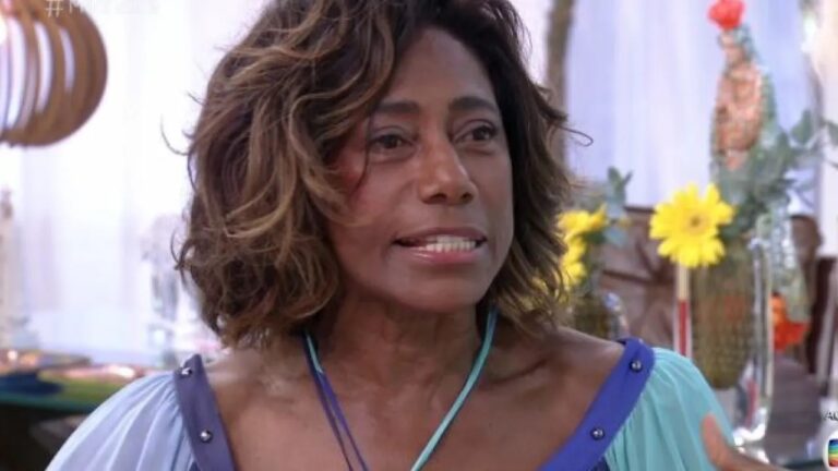 Gloria Maria traz à tona episódios raciais que sofreu e revela preocupação com filhas