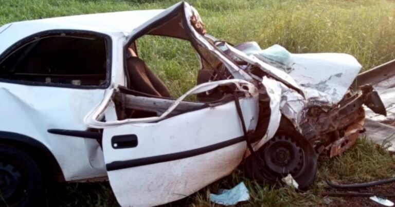 Mulher morre ao receber descarga elétrica tentando ajudar vítimas de batida