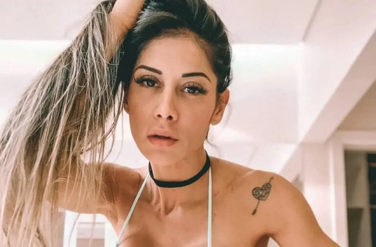Vídeo: Maíra Cardi esquece live aberta e acaba transmitindo momento de intimidade no banheiro