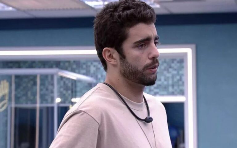 BBB 2022: Pedro Scooby detona roupa de festa e produção precisa agir rápido