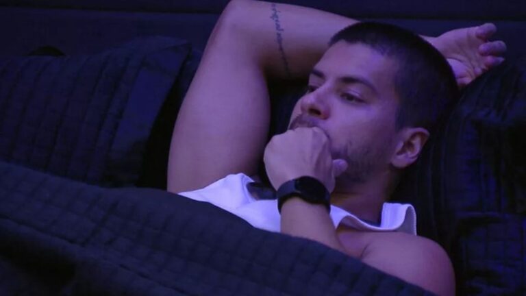 BBB22: Arthur arma plano e declara fogo no parquinho: “À noite ninguém dorme”