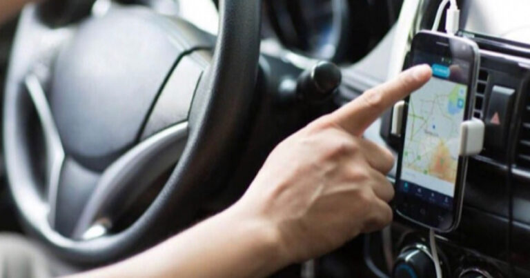 Motorista de app pede socorro por áudio após tentativa de assalto: ‘me furou toda de faca’