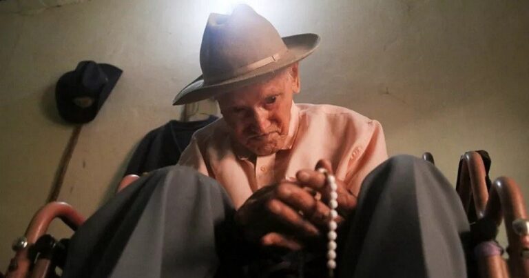 Homem mais velho do mundo conta o seu segredo diário para chegar aos 113 anos
