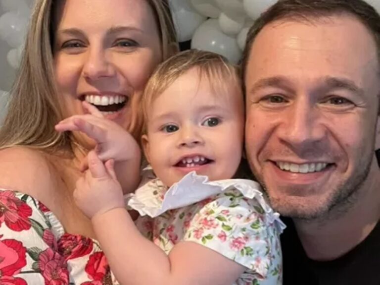 Tiago Leifert e esposa atualizam quadro de saúde da filha: “Cedo para falar em cura”