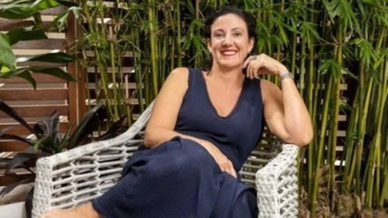 Mulher troca o marido após 14 anos por uma “alma gêmea” que conheceu durante uma viagem, mas é rejeitada por um novo amor