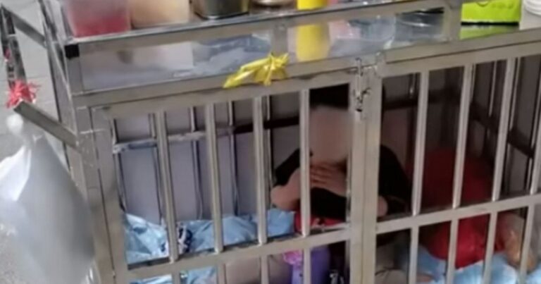 Vídeo: Mãe tranca filho dentro de uma espécie de gaiola para poder vigiá-lo durante o trabalho