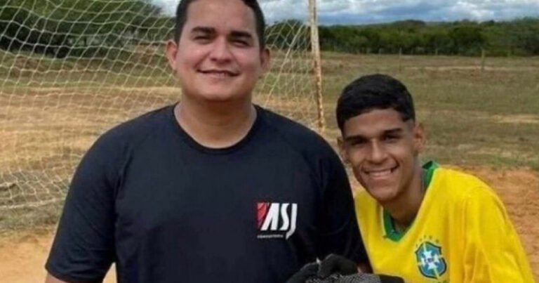 Conversa no WhatsApp mostra que empresário do Luva de Pedreiro negociava compra de apartamentos luxuosos