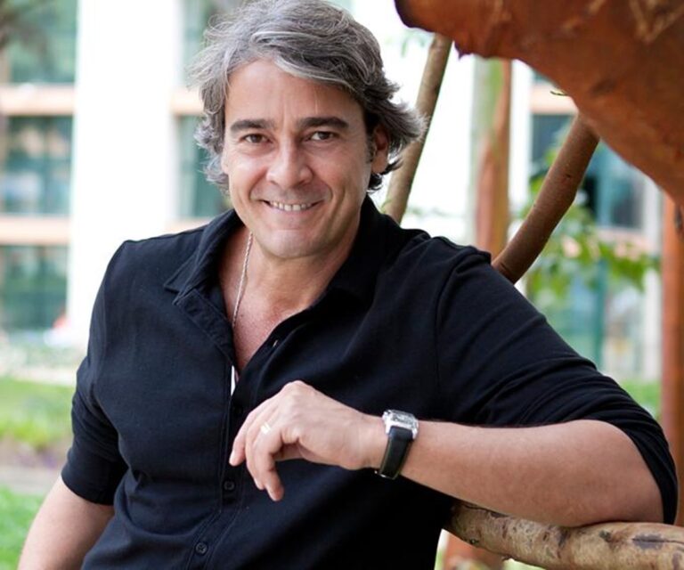 Faustão interrompe programa, comove com relato de morte e expõe grande perda de Alexandre Borges: “Foi à luta”