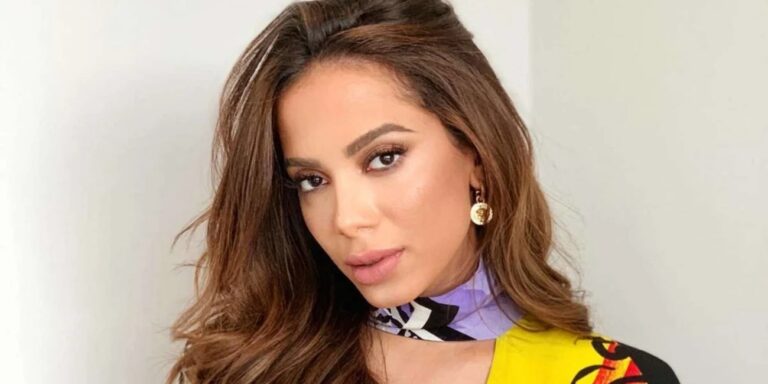 Anitta proíbe PT a usar sua imagem e Bolsonaro reage com aplausos