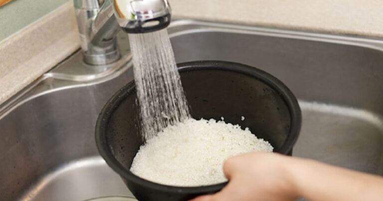 Entenda por que é errado lavar o arroz antes de cozinhar; NUNCA mais faça isso