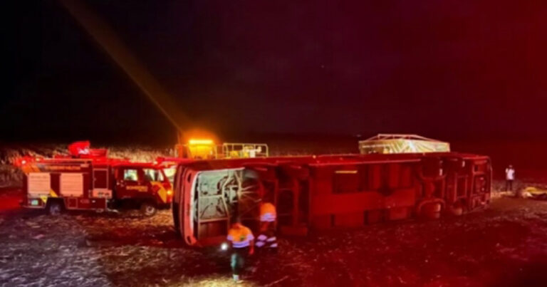 Urgente: Ônibus tomba e causa acidente grave em Goiás, deixando mais de 50 vítimas