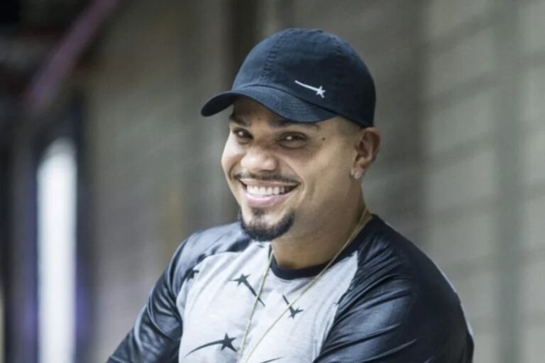 Naldo Benny defende que Anitta “não existiria sem ele”