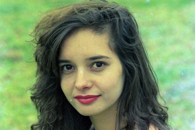 Daniella Perez envia carta psicografada 28 anos após assassinato, prevê doença da mãe e assombra: “Muita dor” .