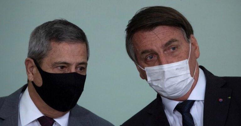 Bolsonaro recebe Braga Netto e militares das Forças Armadas no Palácio da Alvorada