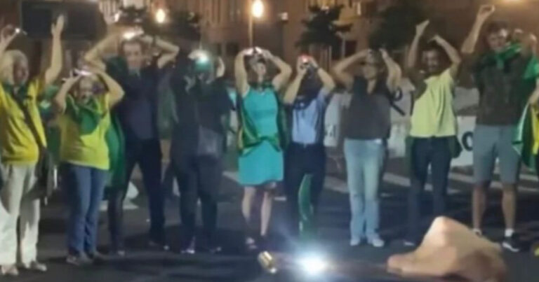 Vídeo: bolsonaristas fazem apelo por intervenção alienígena no sul do país