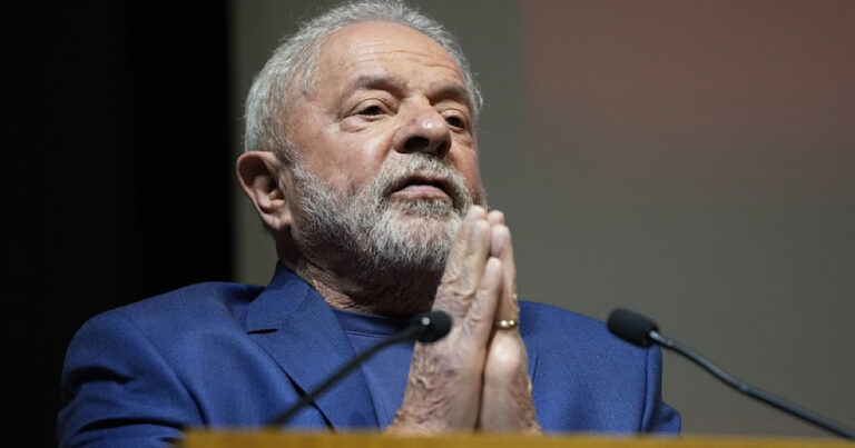 Lula tem alta após retirar lesão na laringe; procedimento foi realizado com sucesso