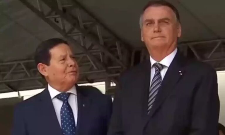 Suposta leitura labial de Mourão a Bolsonaro viraliza nas redes sociais