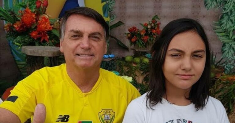 Filha de Bolsonaro vai deixar colégio militar após sofrer b*llying