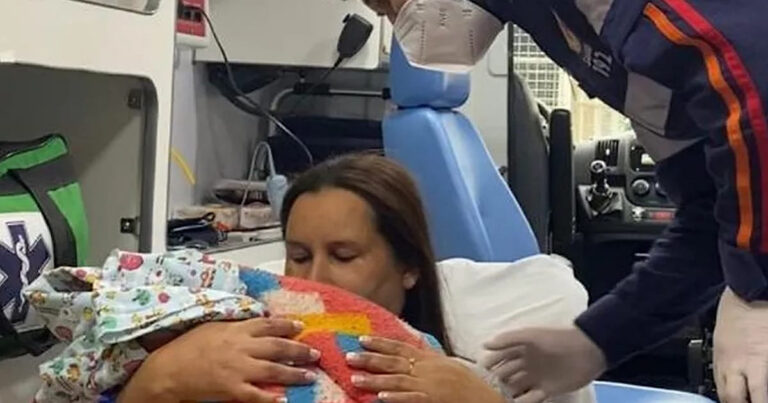 Mulher de 39 anos dá à luz em UPA sem saber que estava grávida