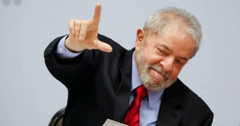 Às vésperas do recesso, Câmara aumenta salários de deputados e de Lula