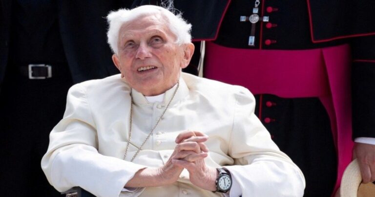 Papa Bento XVI morre aos 95 anos