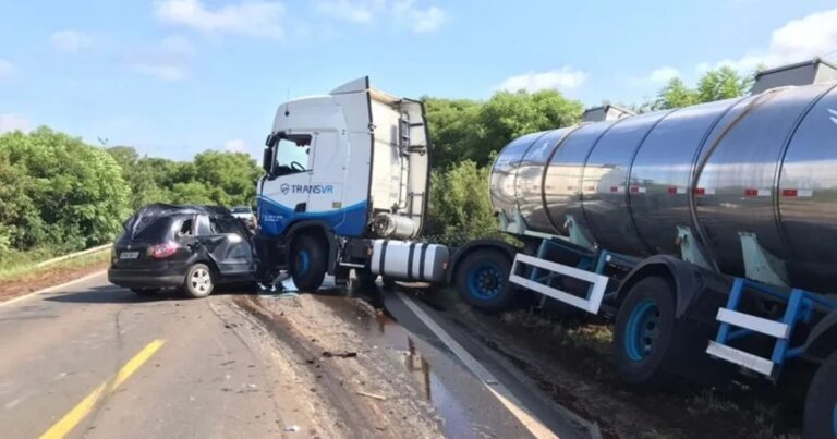 Tragédia: acidente na ERS-135 deixa várias vítimas fatais após veículo colidir contra caminhão