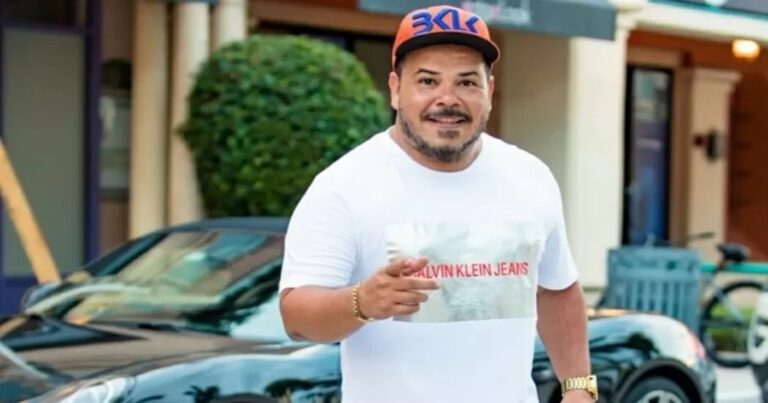 Vocalista do grupo Bokaloka infarta durante show e está internado no Rio de Janeiro