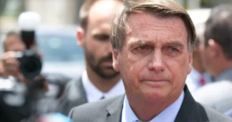 PGR pede ao STF que Bolsonaro seja investigado por atos antidemocráticos