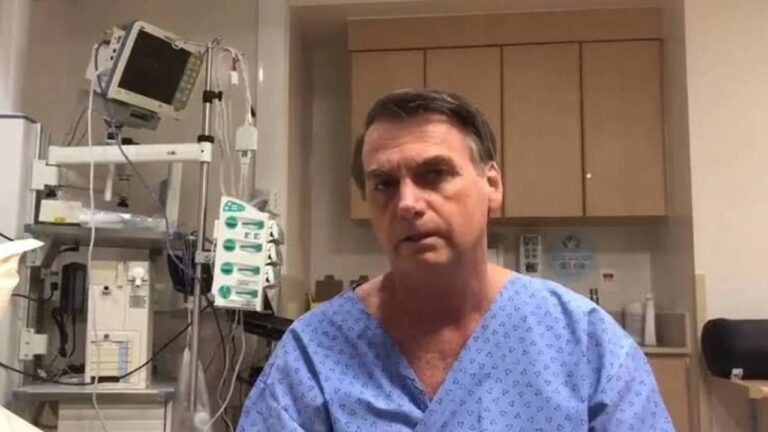 Bolsonaro é internado em hospital nos EUA após sentir dores, diz colunista