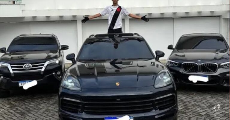 Luva de Pedreiro ostenta coleção de carros de luxo nas redes sociais: ‘Obrigado, meu Deus’