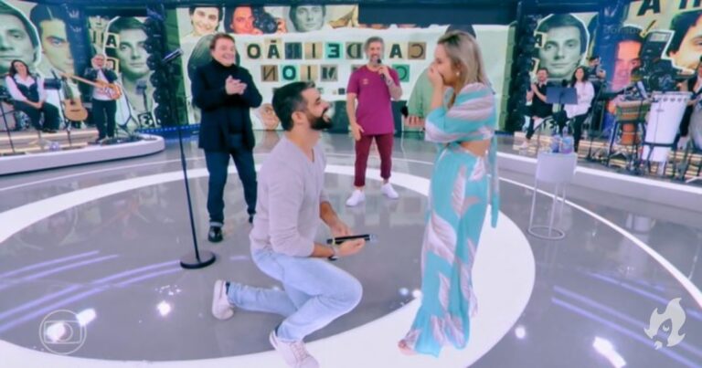 Fã é pedida em casamento no palco do Caldeirão e recebe ‘benção’ de Fábio Jr.