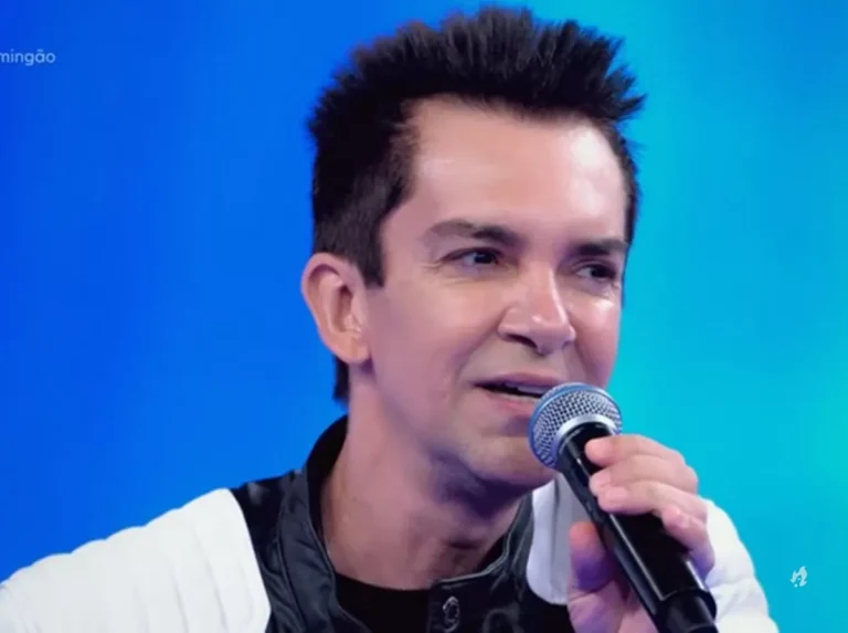 Atitudes de Regis Danese causam espanto em fãs evangélicos