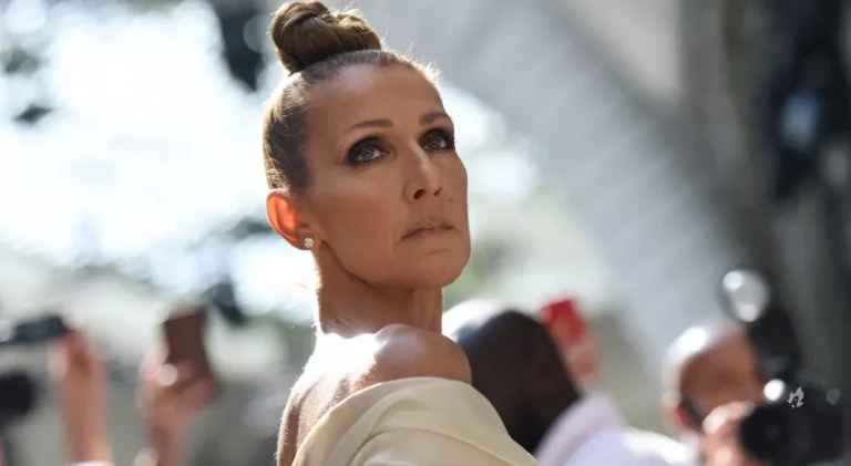 Nas Olimpíadas, Céline Dion cumpre promessa feita após diagnóstico de doença autoimune