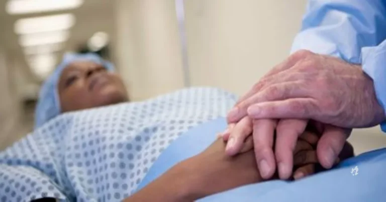 Médica compartilha os 5 arrependimentos mais comuns que pacientes revelam antes de perder a vida