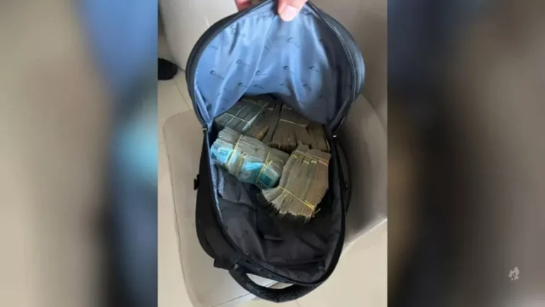 Vereador joga mala de dinheiro pela janela antes de ser preso na Bahia