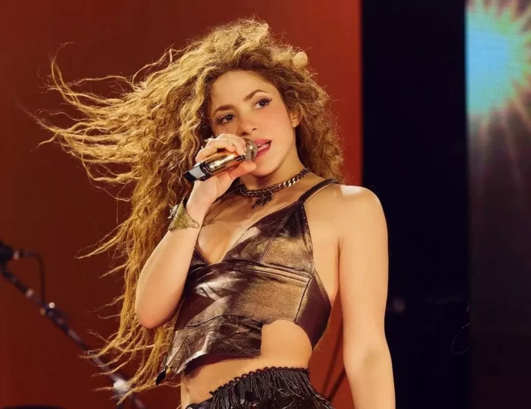 Shakira: Percalços e Adiamentos em Turnê Internacional
