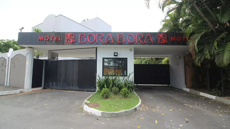Adolescente é apreendida suspeita de envolvimento em mortes de dois homens dentro de motel em Salvador