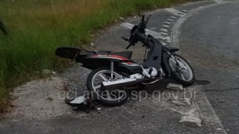 Tragédia em Itanhaém: motociclista de 51 anos morre após acidente com carro