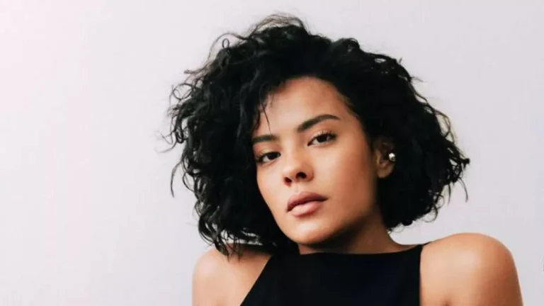Bella Campos ignora repórter e sai sem responder