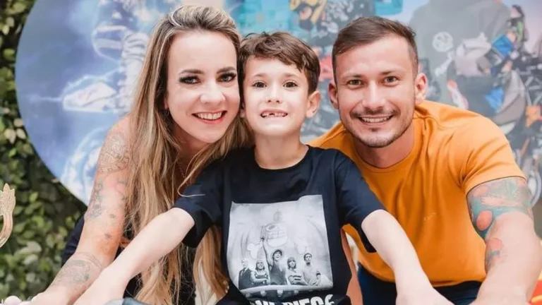 Viúva de piloto Eduardo Imamura lamenta morte de marido e filho nas redes: ‘Sempre juntos’