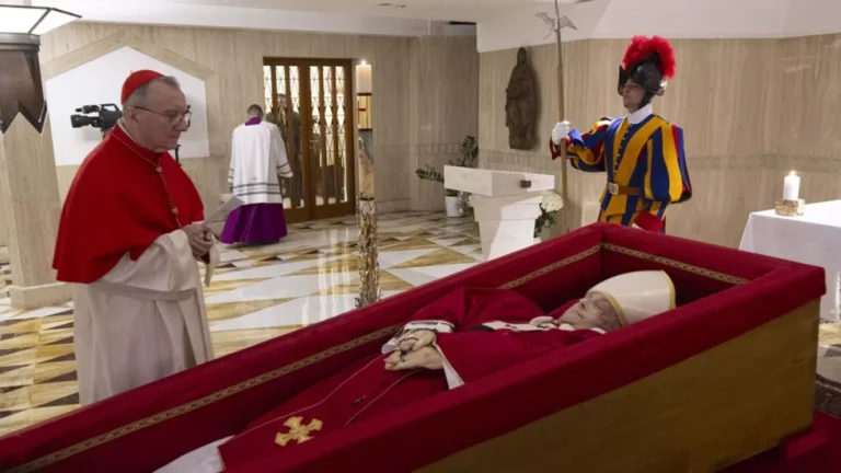 A Última Jornada de um Papa: A Simbologia e a Cerimônia do Funeral de Francisco