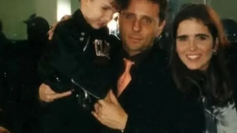 Após cirurgia de Tony Bellotto, filho posta foto com o pai e Malu Mader e fãs desejam melhoras