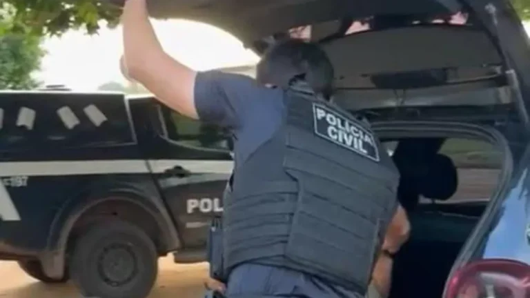 Foragido envolvido em morte de policial é preso dentro de balsa de garimpo em MT