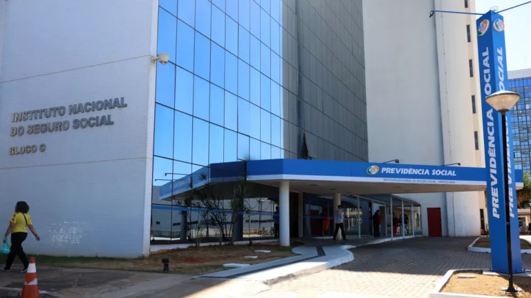 Após romper com governo, PDT sinaliza apoio à CPI do INSS