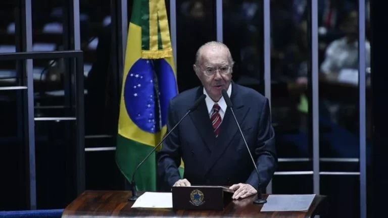 Criamos uma sociedade democrática forte no Brasil, diz Sarney em evento