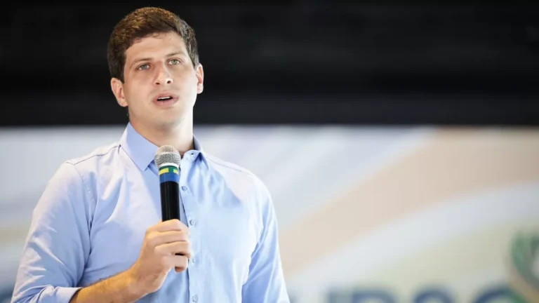 João Campos assume PSB e quer Alckmin com Lula em 2026