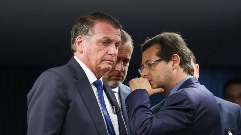 PL demite Wajngarten da comunicação de Bolsonaro