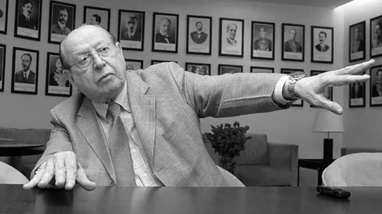 Morre o acadêmico Evanildo Bechara, aos 97 anos