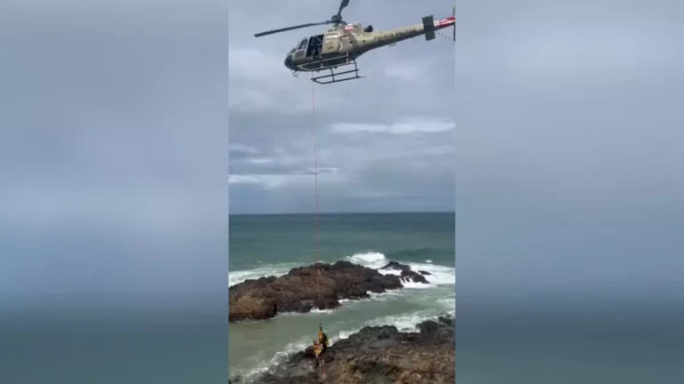 Dois banhistas se afogam em Salvador em dia de mar revolto